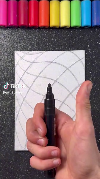 Satisfying Visual Arts with Paint Markers