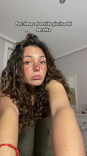 Pov: llevas el vestido piscina del Bershka