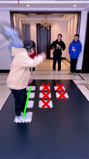 A continuous line challenge! This is too hard~ #Funny #Gathering Game Challenge #Family Game