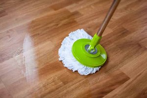 Come lavare il parquet: Pulire il parquet senza rovinarlo