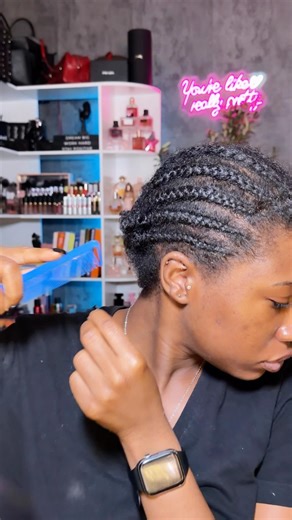 As soon as I see my hair any color other than black… I’m grabbing the dye-#naturalhair
