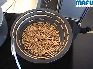 MAFU GmbH Automation - PA Wendelförderer (Holzdübel) - Zuführtechnik