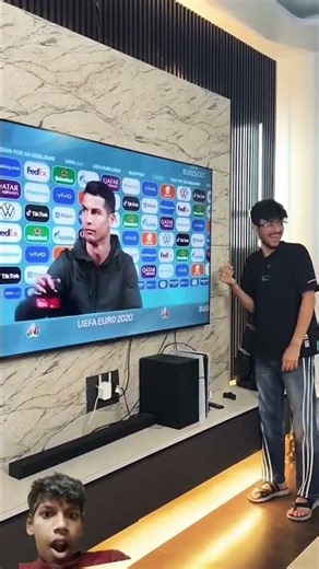 Ronaldo is my friend😎#ronaldo #shorts #funny