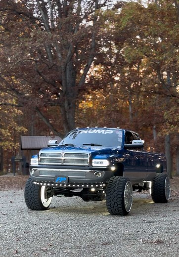 Who else is ready for snow🙋‍♂️#whiteboydiesel #kg1 #fassfuelsystems #senioryear #fall #winter #26s #35s #2g #snow @KG1 Forged Wheels @FURY Tires @FASS Diesel Fuel Systems