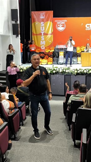 📚🎉 ¡En Guadalupe, la educación es primero! Con el equipo del SUTSMG entregamos 4,000 kits de útiles escolares y 486 becas 🎓 a familias de nuestros trabajadores municipales. ¡Juntos, impulsamos el futuro de nuestras niñas y niños! 💪🌟 #SeamosGrandes | Héctor García García