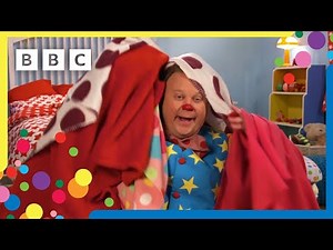 Mr Tumble Builds a Den! | Mr Tumble and Friends