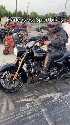 Harleys vs. Sportbikes! #motorcycles #dragracing #dragrace #motorcycle #racing #cycledrag #cycledragcom #cycledraglife #minibike #minibikes #minibike #racingboy