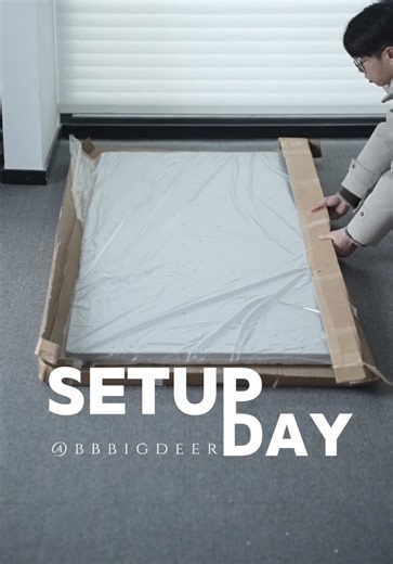 Just gave my workspace a much-needed upgrade with the new Desk ⚡️✨ 👌🏼💼 #WorkFromHome #DeskSetup #Hexcal #MinimalWorkspace #StandingDesk #cablemanagement #unboxing @H E X C A L