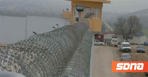 Βίντεο – ντοκουμέντο από τις φυλακές Δομοκού: Αρχιφύλακας και δολοφόνος έκαναν βόλτες σαν φιλαράκια στους διαδρόμους