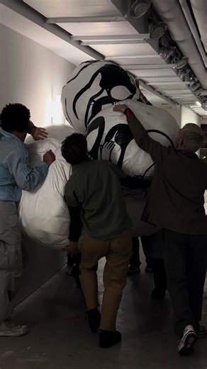 How does movement carry memory? How can shared gestures speak to histories both personal and collective? A collaboration between visual artist @NessLee and @torontodancetheatre saw seven dancers move through a contemporary art exhibit, creating fleeting moments of intimacy. Lee’s work explores the body as a vessel for emotion, connection, and transformation. Watch one of the performances on YouTube at our link in bio. #TorontoBiennial #TorontoArts