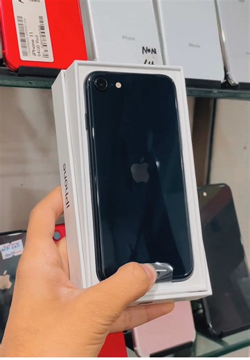 iPhone SE 2023 Box Pack Review