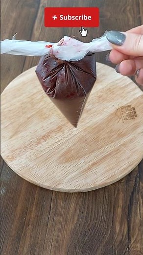 BAKING TIP | How to Easily Tie a Pastry Bag 🎂🤯😱 #shorts