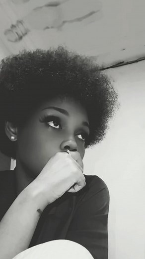 🎙️ Note Vocale Intérieure Des Choses qu’on Ressent… Mais qu’on Ne Voit Pas. Épisode 0 On a essayé de compter combien on est là-dedans… Mais y’en a qui parlent pas. Y’en a qui imitent. Y’en a un même… qu’on envisage de virer😮‍💨!#NoteVocaleIntérieur #Épisode0 #FousMaisVrais #VoixOff #Vintagevibes #Burkinatiktok🇧🇫🇧🇫🇧🇫❤️ #ThingsWeFeelButDontSee Peut-être que toi aussi, tu ressens des choses… que personne ne voit 🤷🏽‍♀️… 😌✨