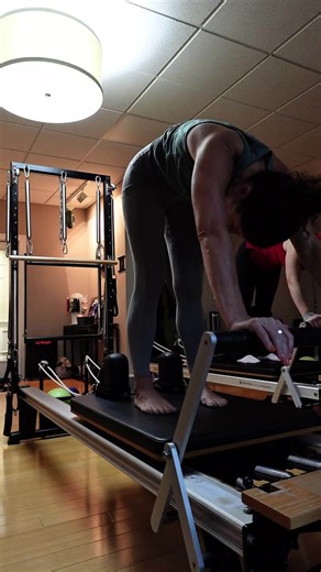 Elephant is so hard because the movement is so subtle. Do you feel ab work when doing elephant? If you don't, try to feel as though you are pulling the carriage back to start position with your abdominals more than your hips/legs. #pilatescue #elephantpilates | The Core Connection Yoga, Cycling, Pilates + More | Facebook