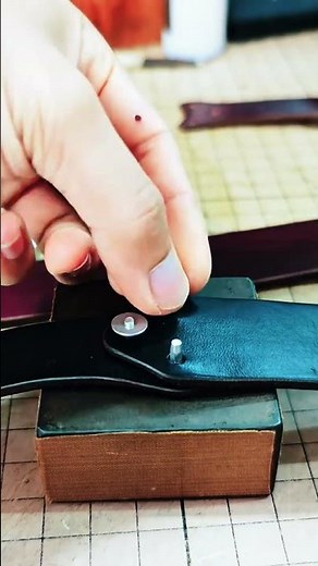 Double sided leather strap connection method for strong fastening