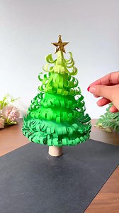 Paper Strip Christmas Tree #christmascraft #papercraftDIY #holidaydecor #fblifestyle | paper craft ideas