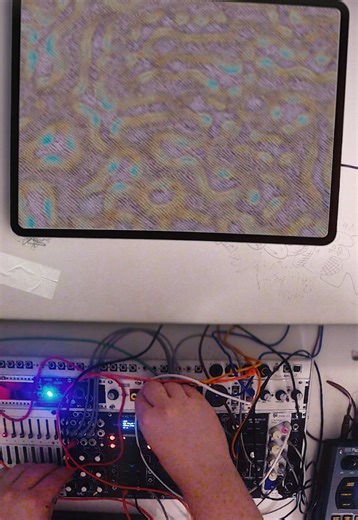 Exploring Modular Synthesizers in Electronic Music Production