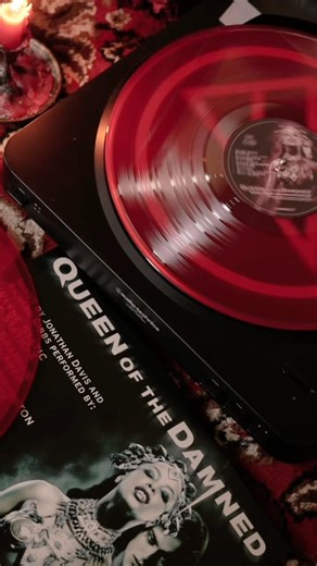 Unboxing my favourite vampire soundtrack🥀 #queenofthedamned #annerice #vinyl