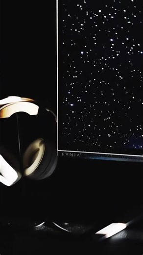 A Cold Winter Night with EVNIA QD-OLED ❄️✨ #PhilipsEvnia #gaming
