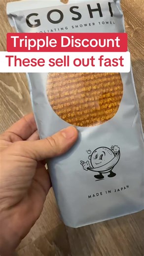 This Japanese exfoliating towel scrubs clean without tearing your skin up. Long enough for your back, tough enough to actually remove dead skin, dries fast, lasts a long time #ExfoliatingTowel #JapaneseSkincare #ShowerUpgrade #SmoothSkinRoutine #BodyCareEssentials