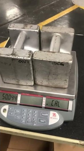 Calibration adjustment of a Ohaus EC series