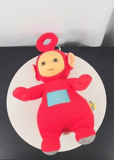 the red Teletubby #teletubbies