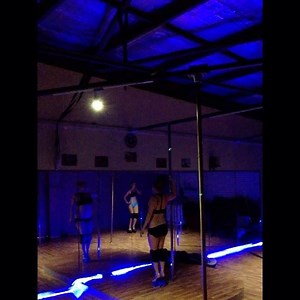 Slow base flow in our Monday Exotic Pole Fitness Classes . . #slowflow #baseflow #pdexotic #highhighheels #trampoleplay #poledancecairns #pole #poledance #cairnspoledance | Pole Play Studios | Facebook