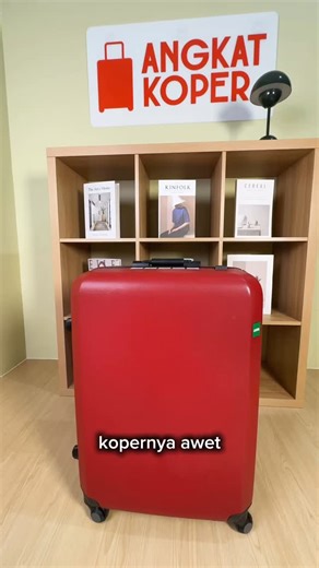 Angkat Koper on Instagram: "⛔️SOLD OUT⛔️ Lojel Rando Frame Hardcase Luggage ___________ Size : Medium (26 Inch) Material : Polycarbonate Kondisi : VVGC 95% Luarnya masih bagus, Dalamnya masih bagus, roda masih kuat & aman TSA Standard Harga : 1.500.000 Harga Retail : 3.490.000 (Shopee) Order bisa langsung DM atau WA 088271633472 ___________ Pengiriman dari Batam Ongkir di hitung per Kg (tergantung berat kopernya) Pajak 100.000 ___________"