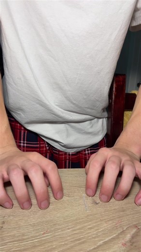 my first tutorial! it’s the spring, one of the easiest card tricks to learn but also a hard one to master. #magic #cardistry #bicycle