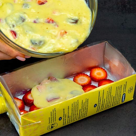 Just a few people cook like this! A fantastic cake in just 10 minutes! Ingredients: strawberries - 150 g (5.3 oz) for the cream: milk - 700 ml (23.6 fl oz) vanilla flavored pudding powder - 120 g (4.23 oz) sugar - 150 g (5.3 oz) strawberries - 150 g (5.3 oz) cocoa biscuits - 150 g (5.3 oz) IN THE FRIDGE 2 H cocoa - 20 g (0.7 oz) for the coffee: coffee - 150 ml (5.07 fl oz) chocolate topping - 20 g (0.7 oz) milk - 150 ml (5.07 fl oz) ice - 100 g (3.5 oz) whipped cream - 50 g (1.76 oz) | Cookrate