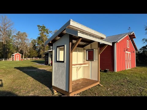 We’re building a farm stand!