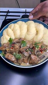 Creamy Chicken Mushroom Soup with Buttery Mashed Potatoes | The Ultimate Comfort Food Recipe! 🍗🍄🥔