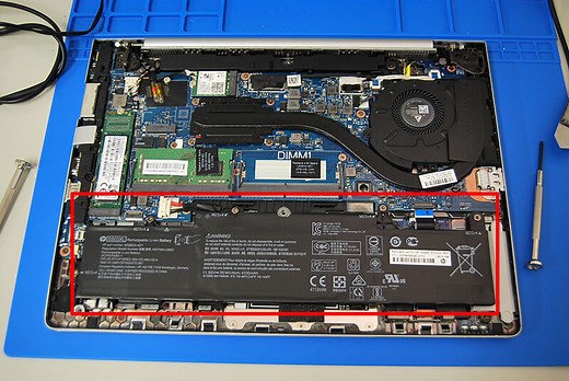 2022年版 HP Elitebook 830 G6 バッテリー交換／コネクターの外し方