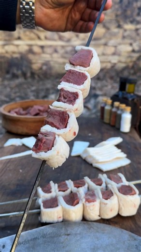Juicy Beef Heart Skewers In Nature! 🥩🔥 #shorts #BeefHeart #WildernessCooking #KebabLovers #nature
