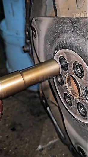 How to remove the flywheel bolts using a shock wrench#shorts #satisfying #working #welding