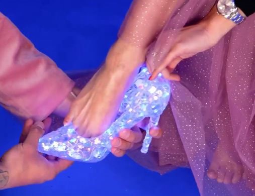 8.7M views · 82K reactions | DIY Cinderella Shoes for the Urban Muse | 5-Minute Crafts | Facebook