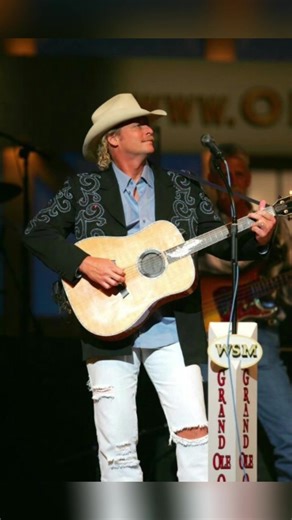 AlanJacksonfanspage (@alanjacksonfanspa4)’s videos with Little Bitty - Alan Jackson