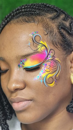 🖌Face and body Paint 🎨 For beginners & experienced Artist on Instagram: "Goodbye Santa, hello Soca! The countdown to the Greatest Show on Earth is officially on. 🇹🇹 #trinidadandtobago🇹🇹 #ｆｅｔｅｓｅａｓｏｎ"