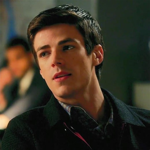 Detective pretty boy #theflash #barryallen #iriswest #shorts