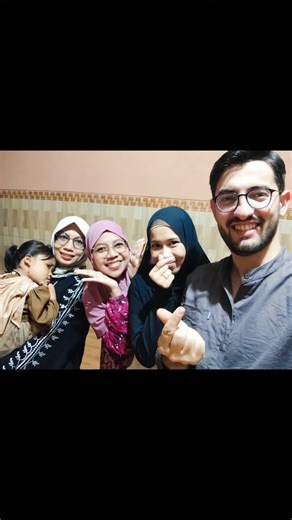 Bule Coba Sempol Ayam di Pernikahan Viral