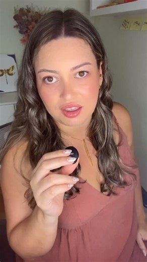 Tamires Klimko Rh on Instagram: "Você é competente, mas invisível para o mercado? Já viu profissionais menos qualificados passando na sua frente? Isso não é azar. Não é falta de currículo. É posicionamento errado no LinkedIn e resposta fraca na entrevista. O recrutador não adivinha competência. Ele enxerga quem sabe se comunicar do jeito certo. Se você quer aprender a falar a língua do mercado e parar de ser ignorado, 👉 clique no link da bio."