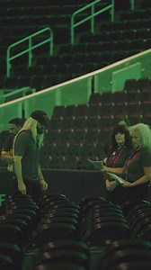 Jordan Davis went undercover at his own show and it’s so good 😂 - Leeanne & TJ 📸: Jordan Davis | London's Pure Country