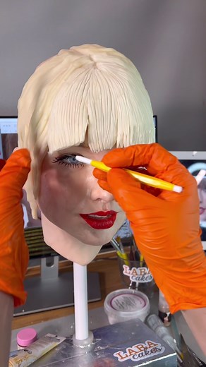 Life-Size Taylor Swift Cake | Cake Trend and Recipes