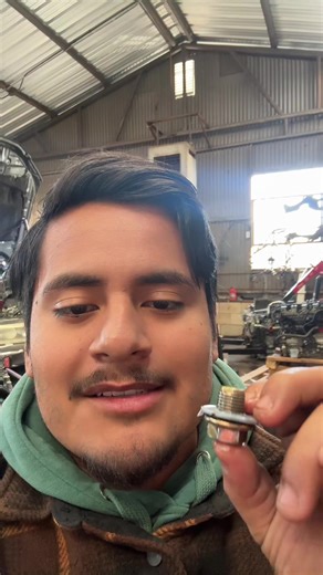 ¡Este error te puede causar miles de dólares en reparaciones de motor! CARROS PAL TRABAJO ☎️770-833-1700 📍450 CIR 85 ST ATLANTA GA 30349 #cambiodeaceite#informacion#atlanta #negocio