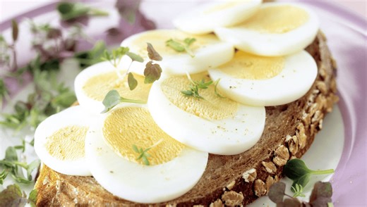 Esto es lo que pasa cuando le añades huevos a tu desayuno