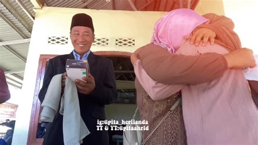 Pita on Instagram: "🥹🫂 #pitaahrld"