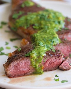 191K views · 16 reactions | Sous vide steak is the ONLY way to eat steak. We are obsessed with the perfectly cooked goodness of sous vide steak. Set a water bath, put in the steak, sear the steak, and boom. You have the most perfectly cooked steak in all the lands. RECIPE: https://fffinds.co/2HT9Mjy | Fit Foodie Finds | Facebook