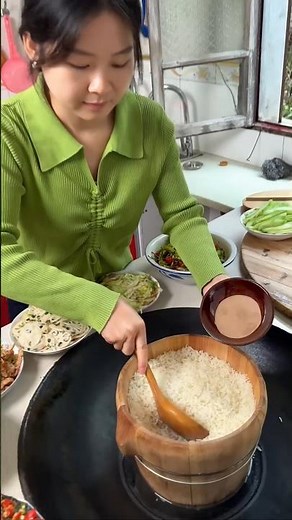 Epic Chinese Street Food Feast! How to Make the Perfect Egg Fried Rice 🍳🔥 #shorts #streetfood