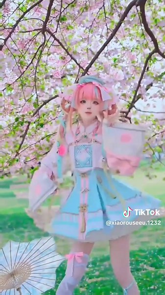 Cute Chinese Girl Cosplay Dance Edits