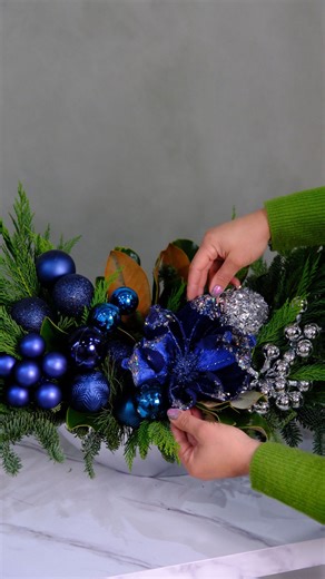 Flowers New York | Floral for Events | NYC Same Day Delivery on Instagram: "Blue. Silver. Green 💙 Central piece with character #amfloralplace #nycflowers #цветы #flowerdelivery #brooklynflorist"